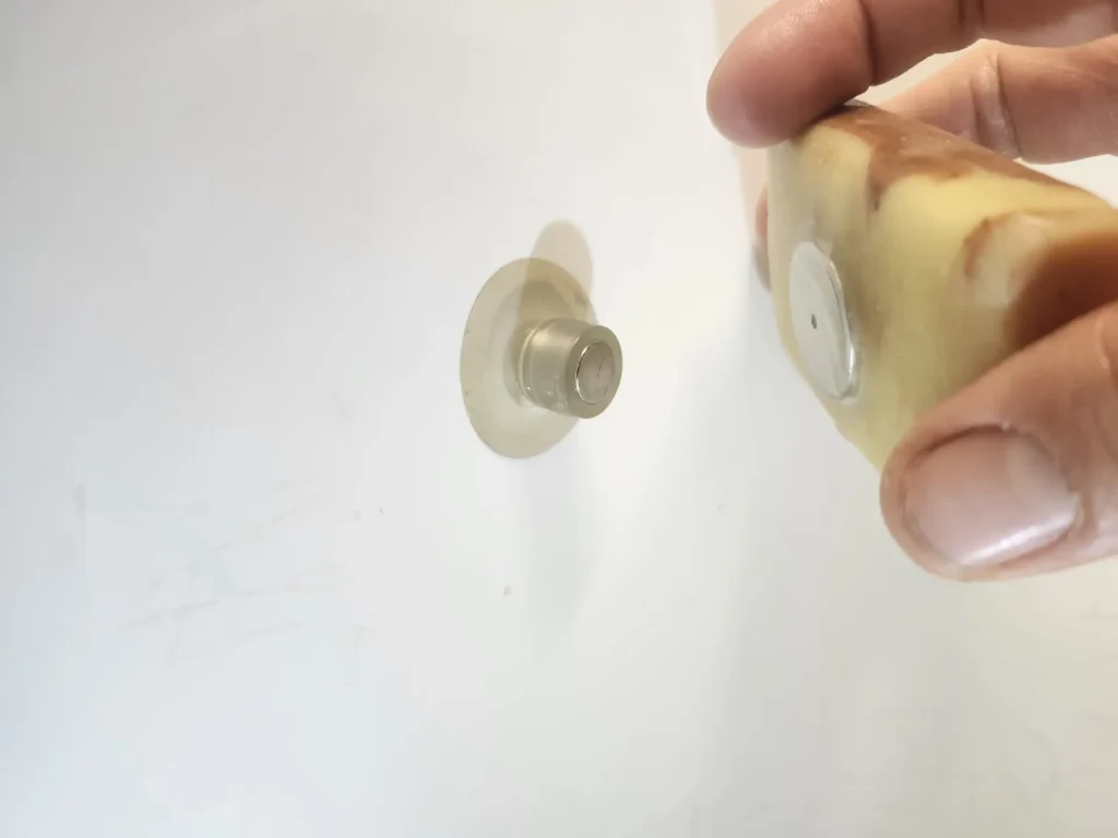 Porte savon aimanté avec ventouse