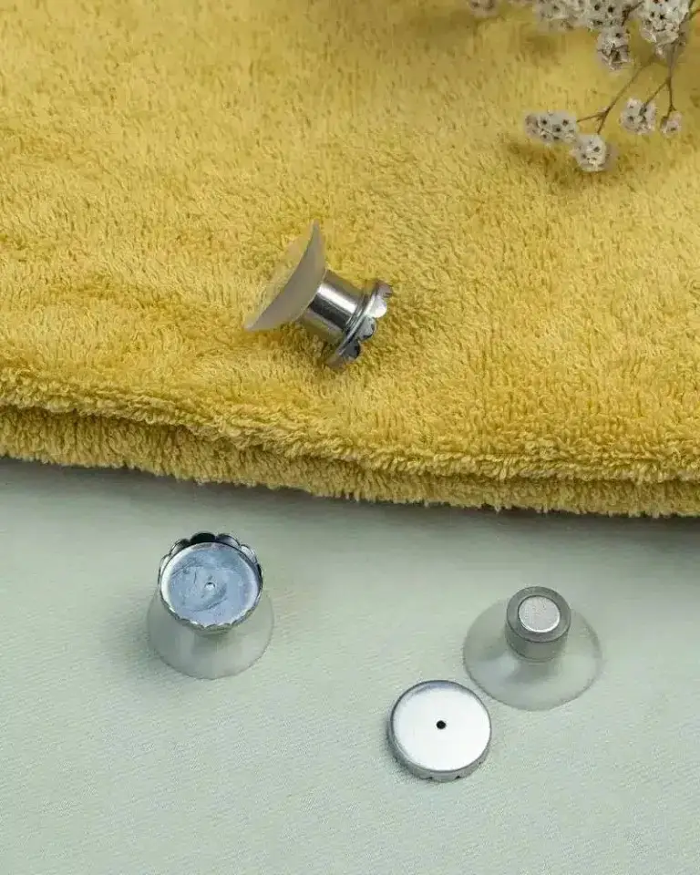 Porte savon aimanté avec ventouse